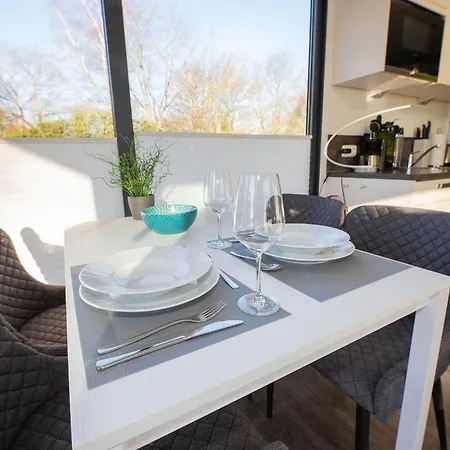 Hausboot Seerose Ferienhaus